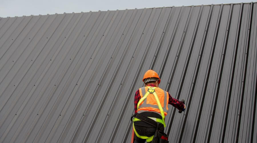 Professional gutter cleaning in Wayne City, IL